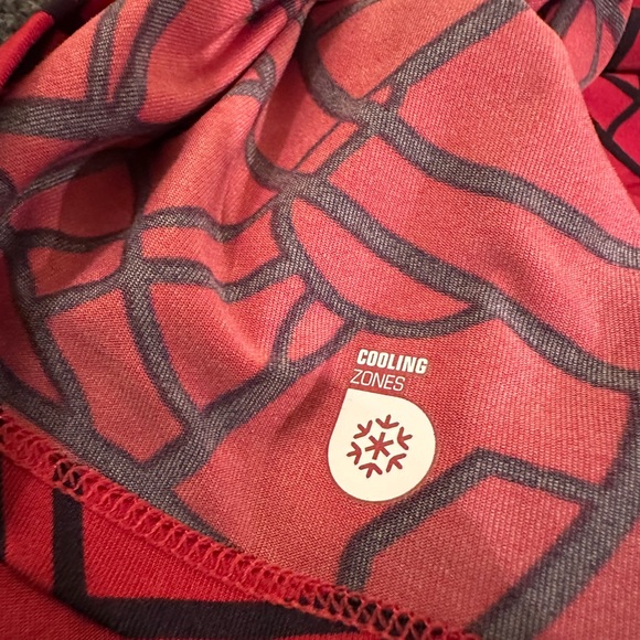 Reebok lightweight athletic top - Picture 15 of 16